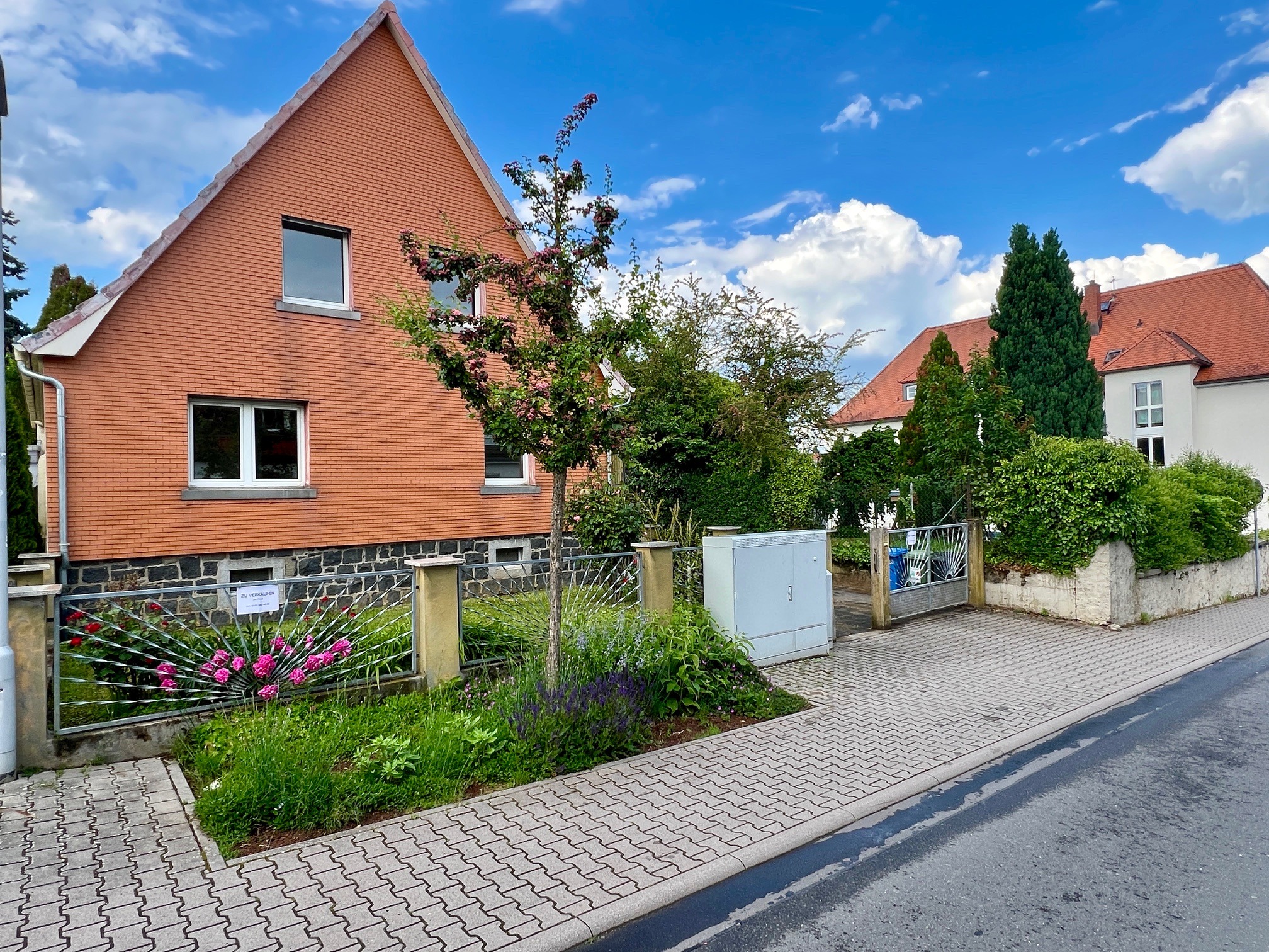 Charmantes Wohnhaus mit kleinem Nebengebäude in zentraler Wohnlage! bei Degenhardt Immobilien